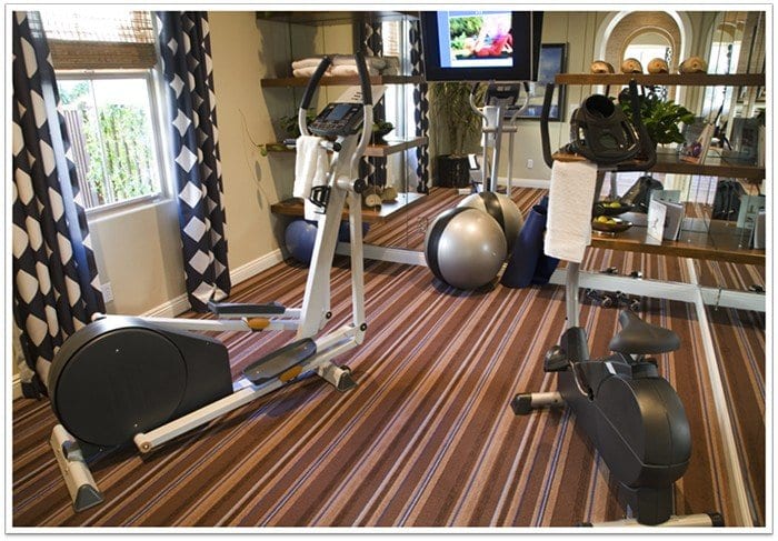 home gym with mirrors