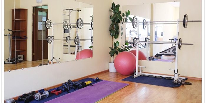 Choosing The Right Gl Company Abc Mirror Blog Two Mirrors In Corner With Workout Equipment