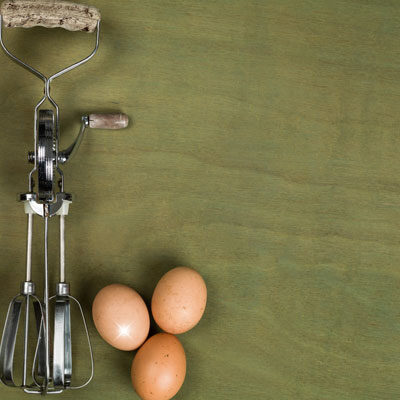 Another fun trick for giving your kitchen authentic vintage flair is paying attention to details. Buy (or ask Grandma for) kitchen accessories from the past. 