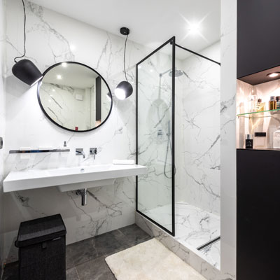 Lighting that is too bright will make a small bathroom overpowering, and lighting that is too dim will make it dreary. However, lighting suited to the size of the room will optimize its charms.